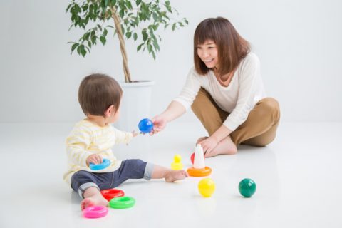 延長保育はいつから?料金と時間と利用できる理由を保育士が解説