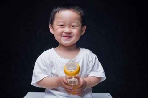 母乳はいつまであげるべき？やめる時期と断乳の方法のまとめ