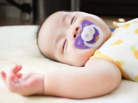乳児突然死症候群の前兆と原因とは？確率と発症を低くする予防法3選