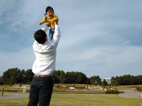 男性保育士の割合とメリット！なぜ離職率が減らないのか？