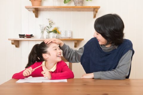 子供を褒める言葉を使うことで育児がラクになる【メリットが多い】