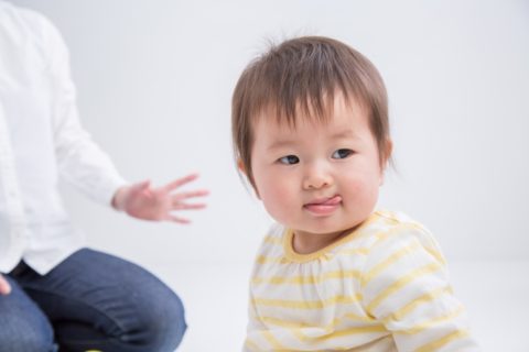 赤ちゃんが舌を出すのは障害 ダウン症なの 原因と対処法を解説 保育士ライフ