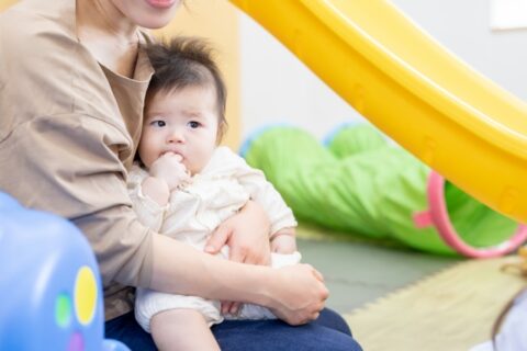 保育園の延長保育の利用申請方法【みんな使える？理由が必要】